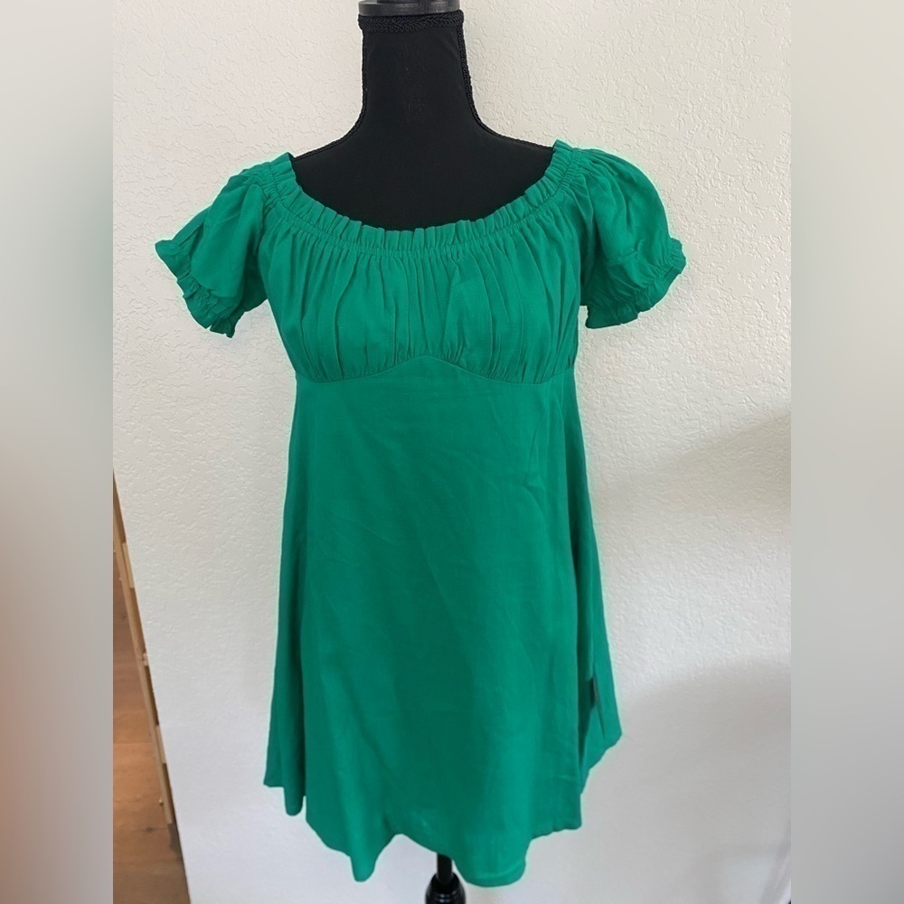 Lulu’s Green Ruffle A-line Mini Cocktail Dress with Cinched Bust • Size Large